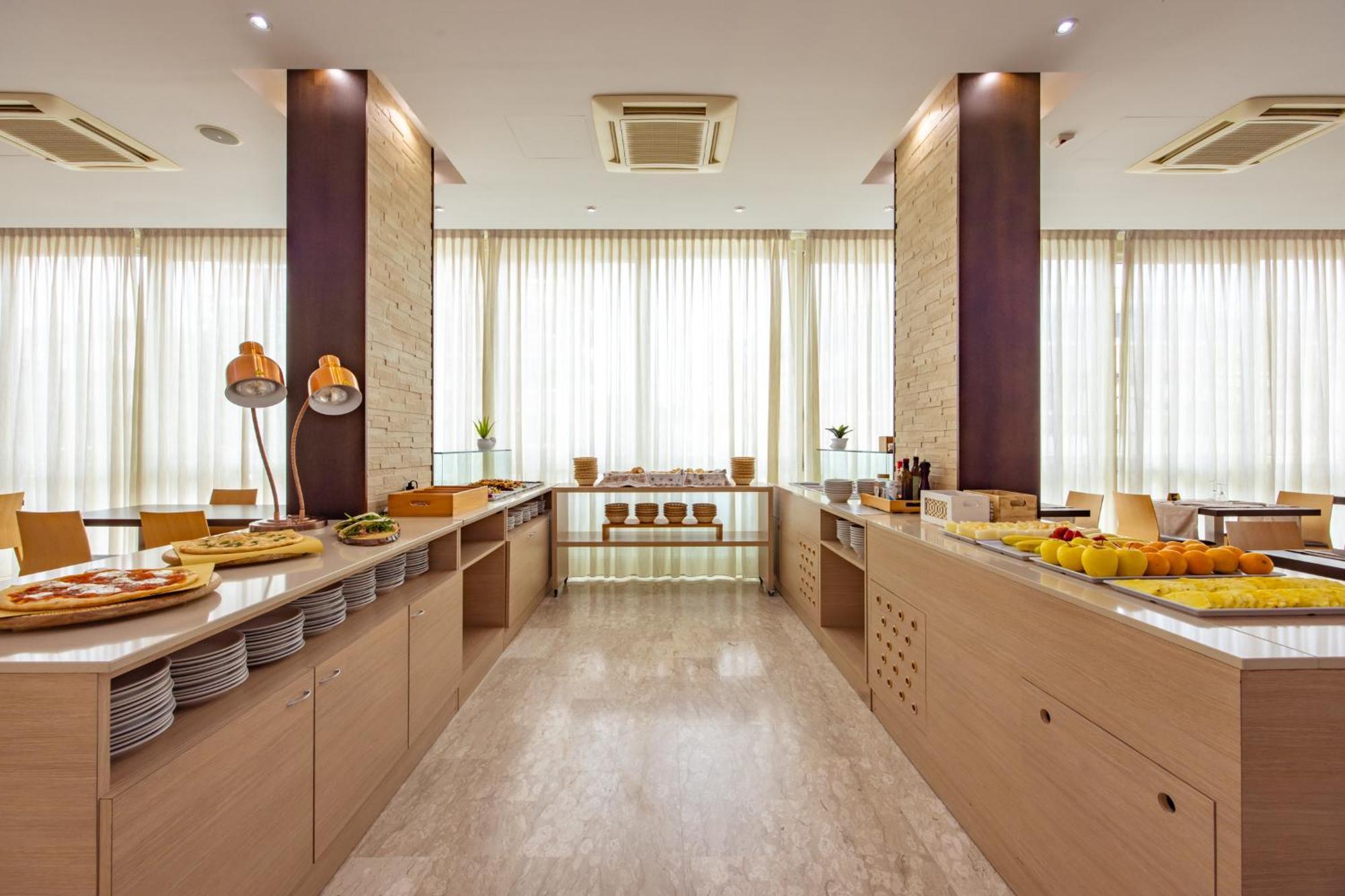 Tabor Hotel 3*